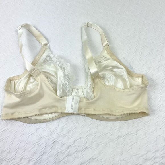 BUY 1 GET 1 FREE underscene 38c cream vintage bra - Picture 2 of 12